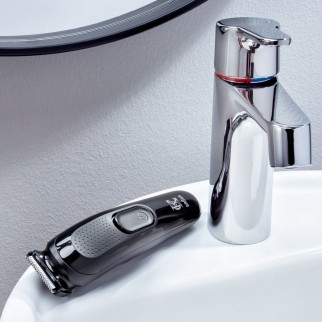 King C. Gillette Rasoio Regolabarba Elettrico con Pettini di Diversa