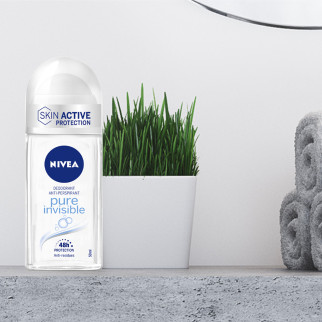 Pure Invisible SkinActive 48h Anti Residui Deo Roll-On Nivea