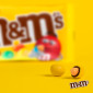 Immagine 2 - M&M's Peanut Confetti con Arachidi Ricoperti di Cioccolato - Busta da 200g