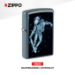 Immagine 2 - Zippo Accendino a Benzina Ricaricabile ed Antivento con Fantasia Skateboarding Astronaut Design - mod. 48644