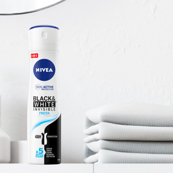 Black & White Invisible Fresh Deodorante Spray Antitraspirante Nivea