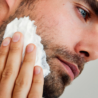 Acquista Nivea Men Sensitive kit Schiuma Da Barda Dopobarba Deodorante