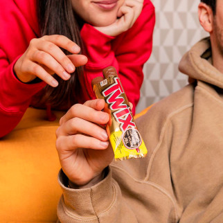 Snack con Biscotto e Caramella Mou Ricoperto di Cioccolata Twix 25x