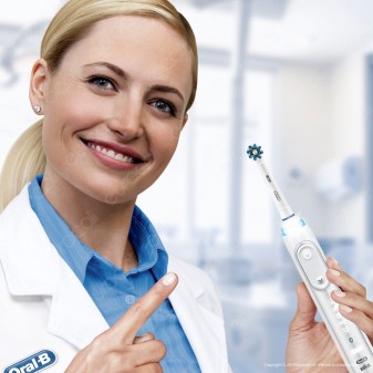 Oral-B CrossAction Testine di ricambio per spazzolino elettrico 8 pezzi + 2 extra