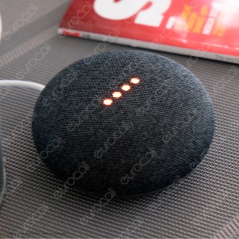Kit Casa Intelligente con Google Home Mini e Lampadina E27 V-Tac Smart 15W RGB+W 4in1 Dimmerabile