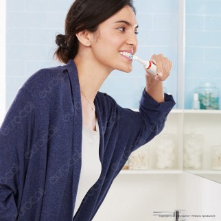 Oral B Spazzolini Elettrici Ricaricabili Smart 4 4900 - Confezione