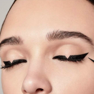 L'Oréal Paris Ultra Precision Superliner Eyeliner Nero in Penna