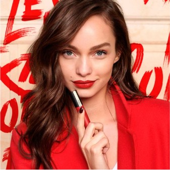 L'Oréal Paris Kit Labbra Pochette Tinte Labbra Rouge Signature Extra Matte Colori 115 I Am Worth It e 105 I Rule Un-Nude