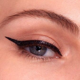 Maybelline New York Hyper Easy Eyeliner in Penna e The Falsies Lash