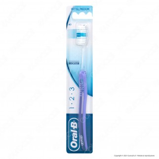 Oral-B Spazzolino Manuale Indicator con Testina Media [TERMINATO]