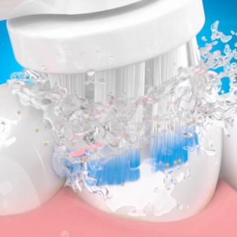 Oral-B Pro 600 Sensi Ultrathin Spazzolino Elettrico Ricaricabile per Denti Sensibili  e Gengive Irritabili