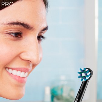 Oral-B Pro 1 750 Cross Action Spazzolino Elettrico Ricaricabile Nero