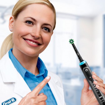 Oral-B CrossAction Testine di Ricambio per Spazzolino Elettrico Nere
