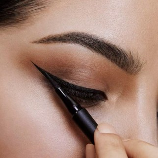 Maybelline New York Hyper Precise Allday Eyeliner in Penna Colore Nero
