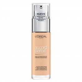 L'Oréal Paris Accord Parfait Fondotinta Fluido Naturale Colore 1.5.N