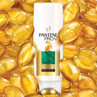 Pantene Pro-V Lisci Effetto Seta Balsamo Lisciante per Capelli Opachi