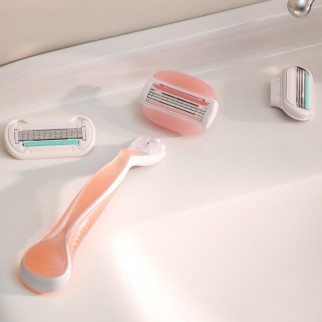 Gillette Venus Spa Breeze Kit con Rasoio per la Depilazione + 14