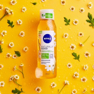 Nivea Naturally Good Detergente Doccia Olio in Gel alla Camomilla e