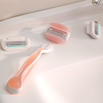 Gillette Venus Spa Breeze Kit con Rasoio per la Depilazione + 10