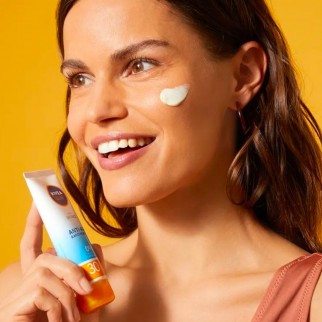 Nivea Sun Crema Solare UV Viso Protezione Opacizzante SPF 50 -