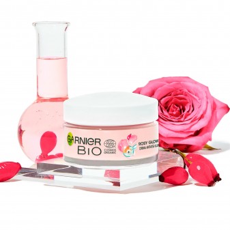 Garnier Bio Rosy Glow 3in1 Crema Anti Età Illuminante - Barattolo da