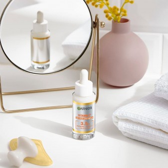 Garnier Siero Viso Anti-Macchie con Vitamina C e Acido Salicilico