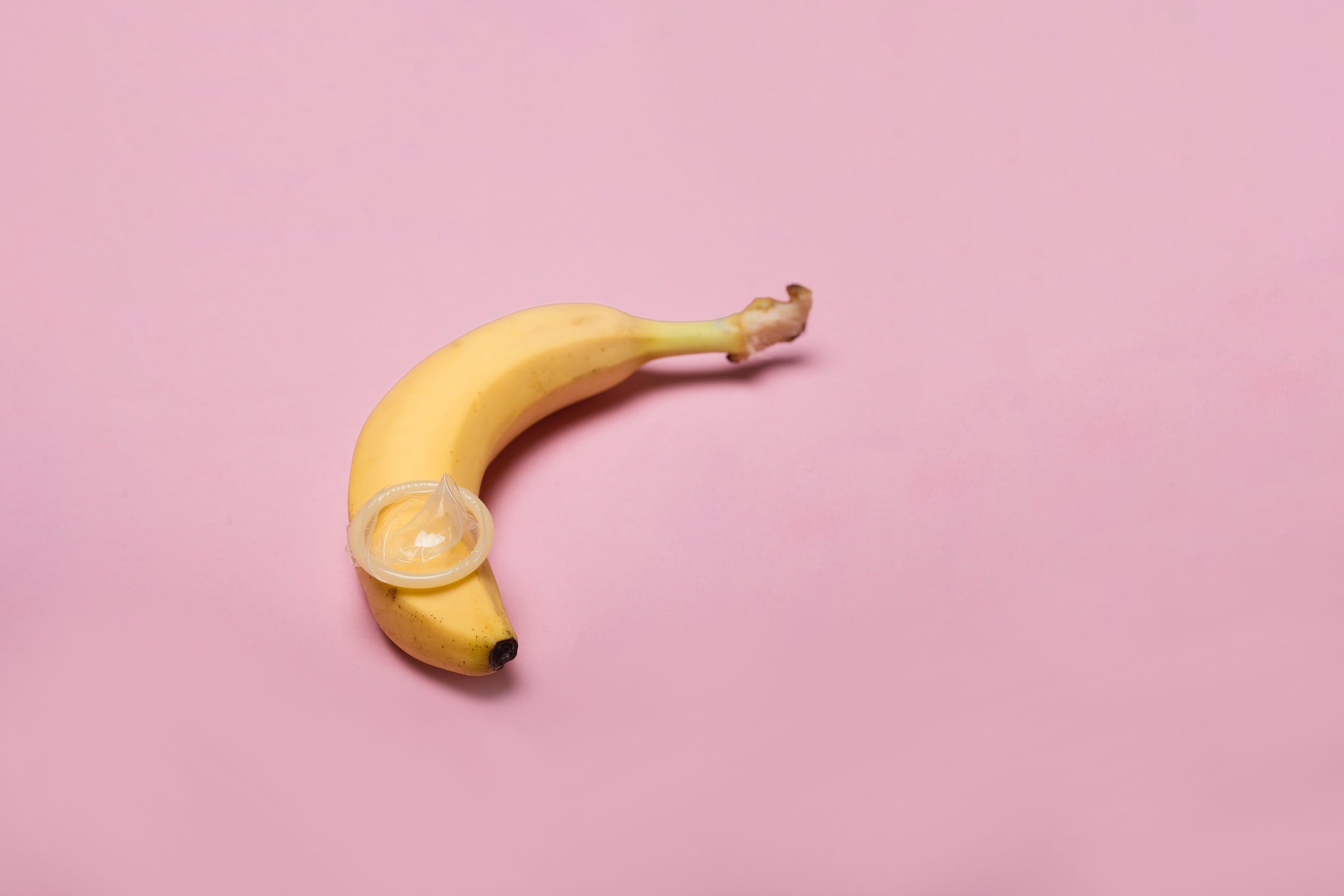 banana con preservativo