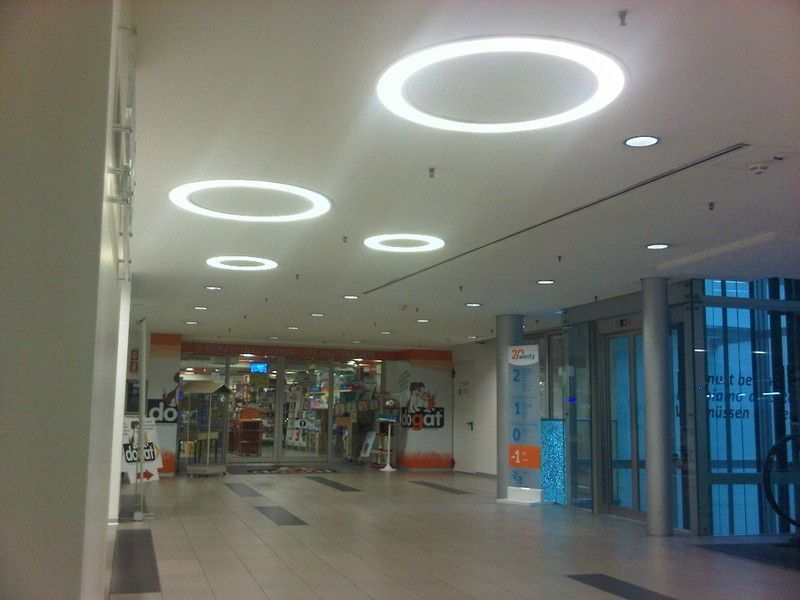 centro commerciale illuminazione