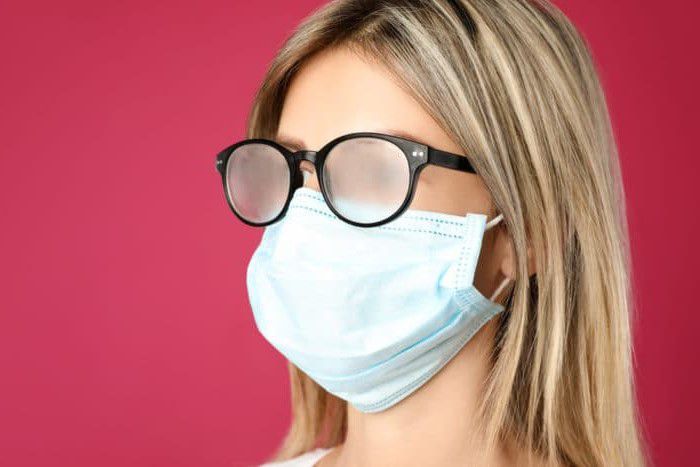 Come non far appannare gli occhiali con la mascherina? 6 trucchi