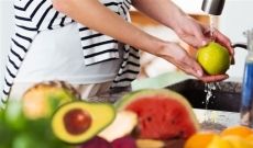 Come lavare frutta e verdura in gravidanza? Falsi miti e consigli utili.
